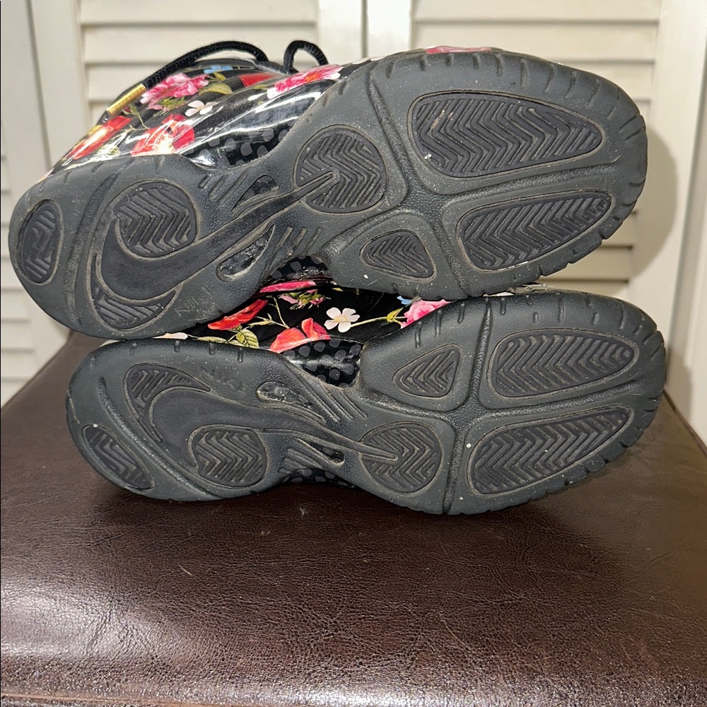(SOLD) 2019 Kids Nike Little Posite PS…”Floral”… - Picture 9 of 10